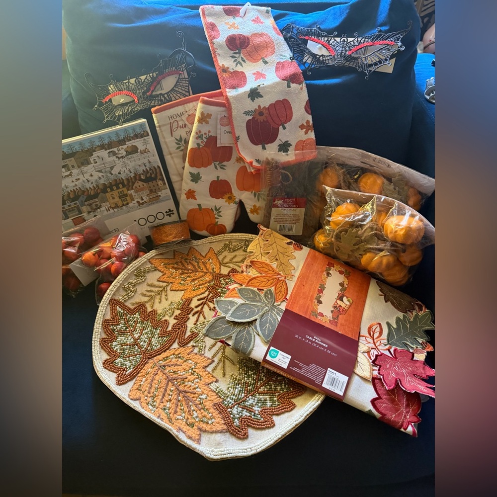 Celebrate It Autumn Harvest Decor Set - Orange, Green, Red